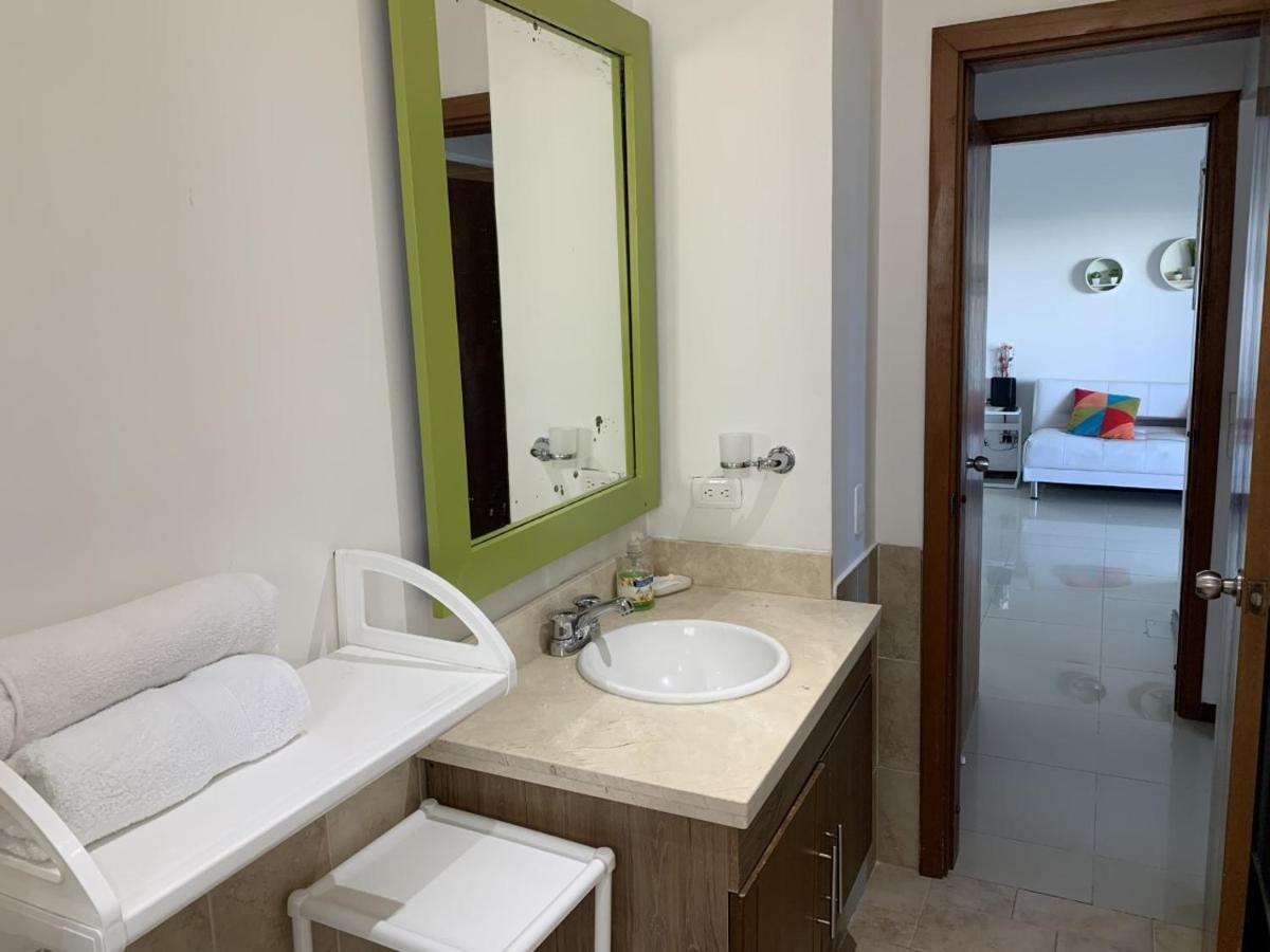 Apartamento Mirador Del Laguito Cartagena Bagian luar foto